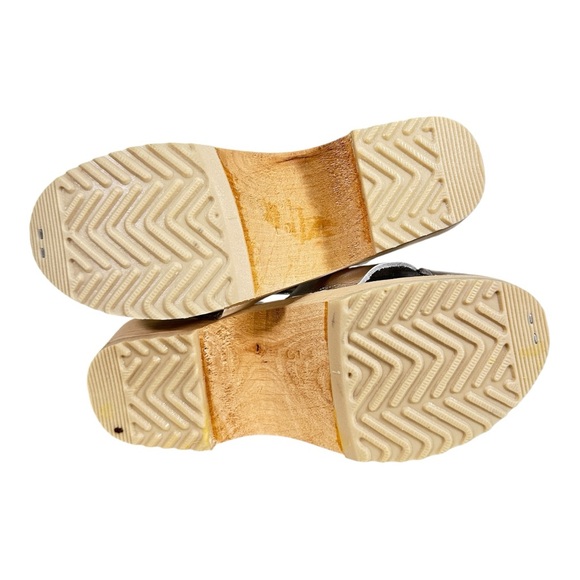 Hannah Andersson Silver Leather Wood Clogs / Sandals - Picture 6 of 8